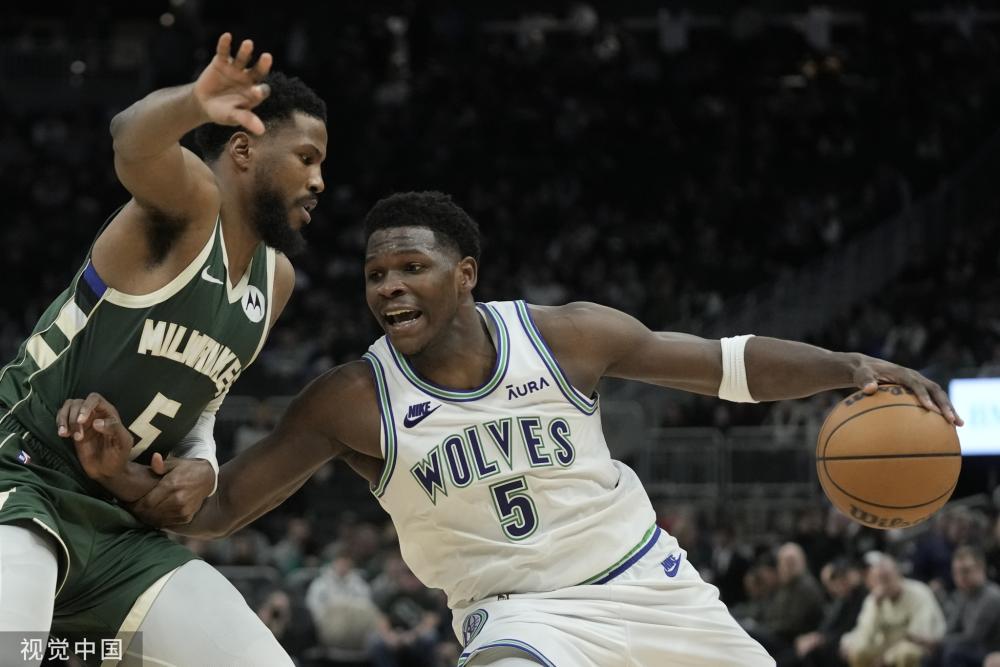 紧随其后 紧随其后