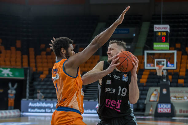 他荣膺本赛 他荣膺本赛